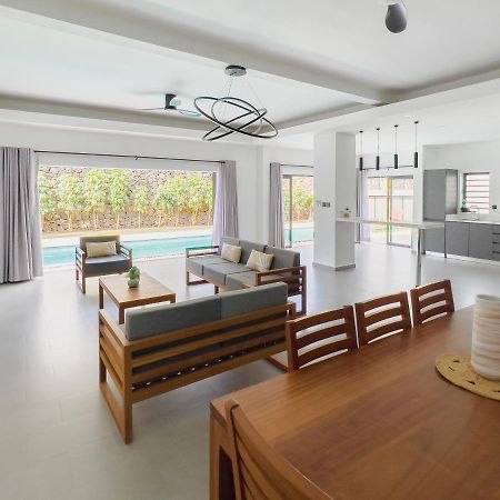 Spacious 4 Bedrooms Villa With Infinity Pool Grand Baie Extérieur photo